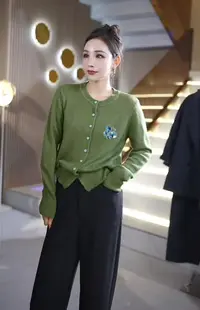 高端长袖百搭开衫圆领刺绣胸花女士短款毛衣开衫W2+909+89881