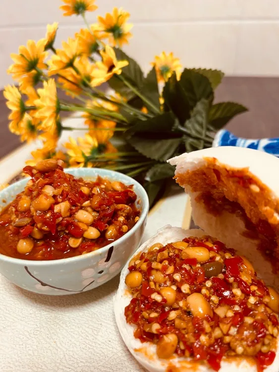 黄豆辣椒酱农家自制炭烧青辣酱香辣可口下饭菜开盖即食家乡味道