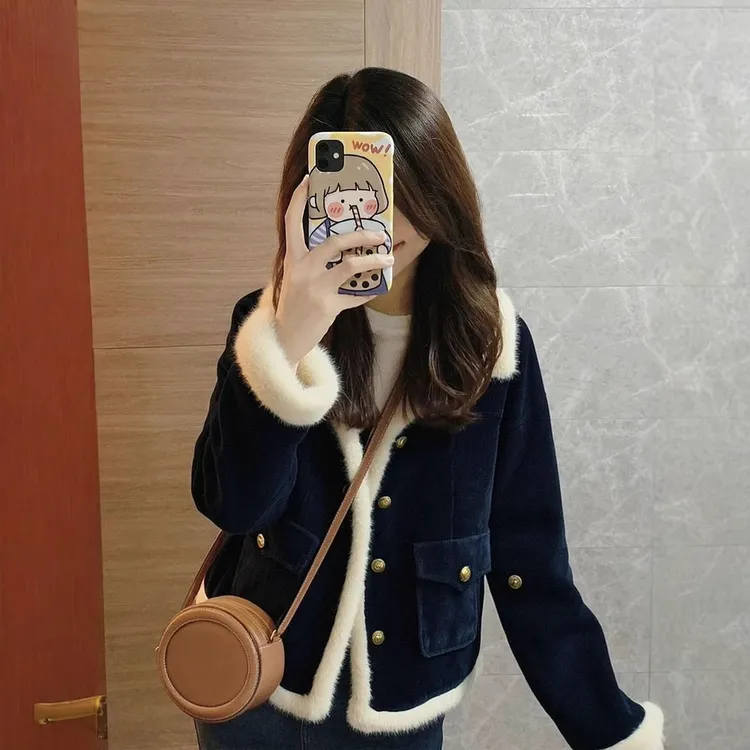 2025新款爆款巨好看的初冬藏蓝色小香风加绒加厚羊羔绒外套女冬季