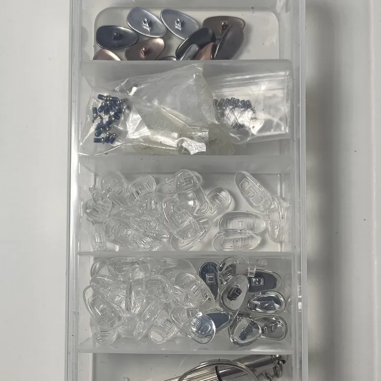 眼镜配件配装盒硅胶垫眼镜鼻托纯钛鼻托叶硅胶托叶点胶套胶螺丝