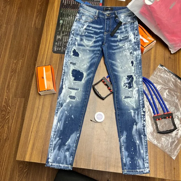 褶皱微弹破洞歌词刺绣做旧牛仔裤九分休闲裤子时尚修身男士个性