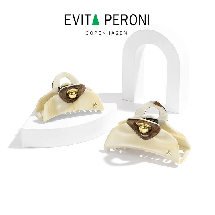 Evita Peroni/依慧达复古几何高级感鲨鱼夹DB