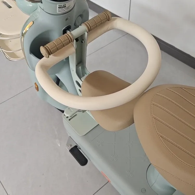 雅迪摩登莱茵80H折叠儿童座椅电瓶车电动车电动车座椅电车宝宝