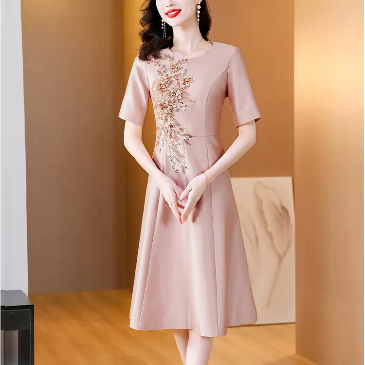 喜婆婆婚宴装晚礼服2023夏季新款妈妈装时尚气质优雅收腰连衣裙中