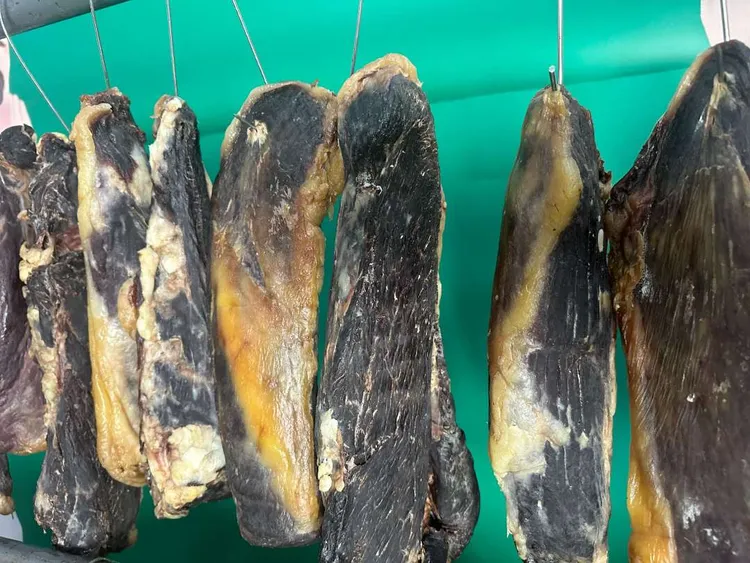 云南土特产清真美食土黄牛干巴    直播间现场称重          