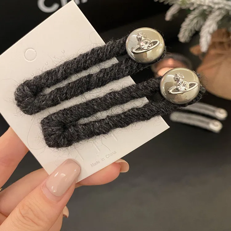 2025秋冬新款气质珍珠毛线鸭嘴发夹网红时尚碎发刘海侧边夹复古