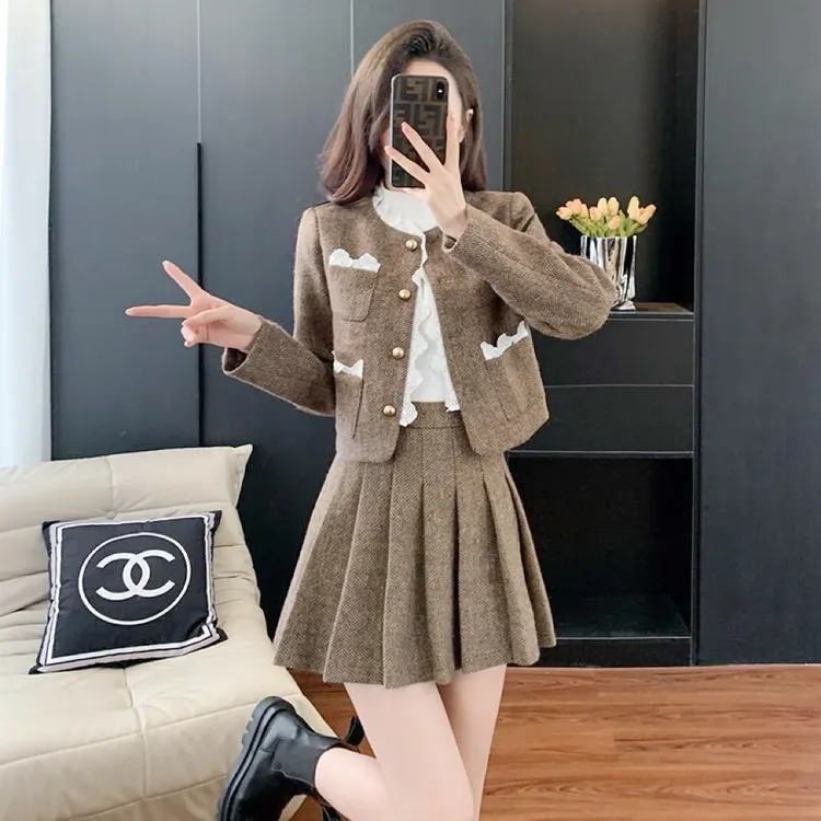 气质时尚蕾丝拼接香风套装裙女2024秋冬新款爆款百褶裙短裙两件套