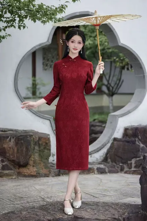 纯色提花新中式国风旗袍女爆款2025秋冬新款低领日常优雅时尚结婚