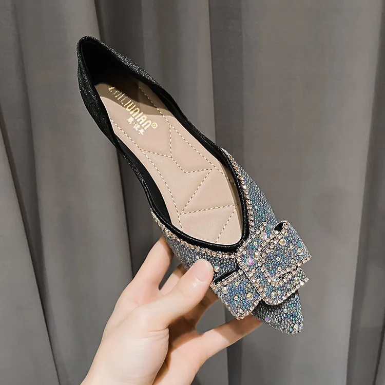 潮韩版2025春季新款时尚百搭尖头单鞋女软底平底水钻订大码女鞋41