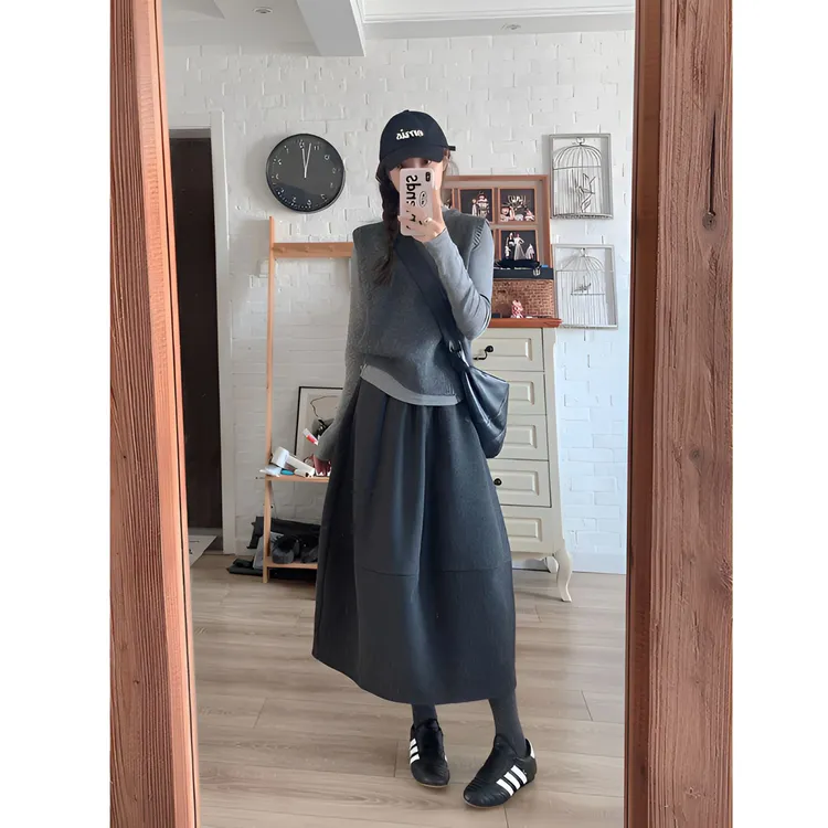 格雷系灰色刺绣针织马甲内搭上衣秋叠穿毛呢花苞半身裙韩系三件套