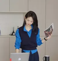 江洲【酷岚】秋季时尚克莱恩蓝衬衣拼毛织背心假两件羊毛毛织上衣