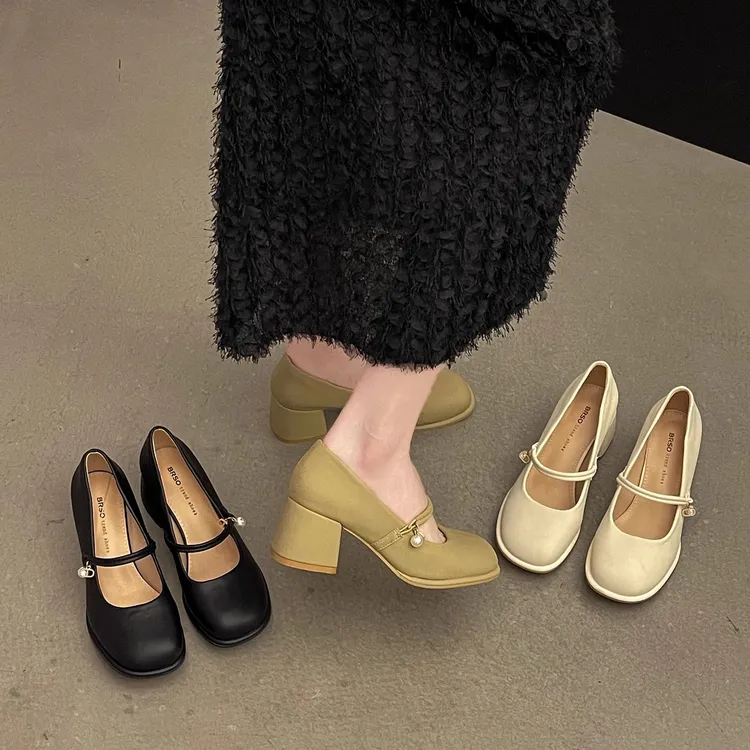 法式复古一字扣带女2025夏新款新中式配旗袍白色珍珠粗跟玛丽珍鞋