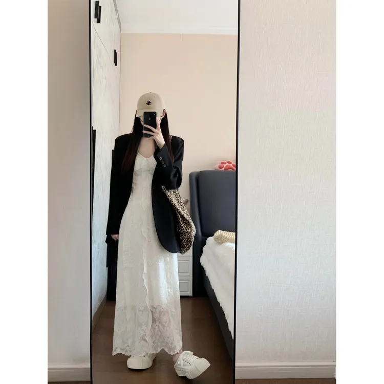 INS CEC蕾丝吊带连衣裙子女春夏季温柔收腰气质仙女裙西装外套