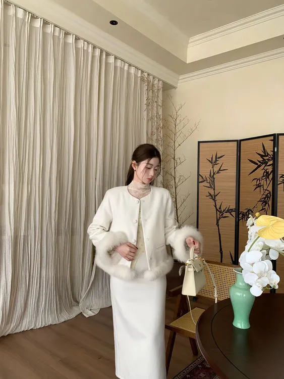 EIA一尧【冬季新品清仓】气质知性高级感羽绒服外套+半裙气质呢套装