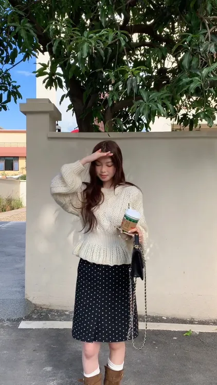 2025秋冬季新款女慵懒风收腰显瘦灯笼袖毛衣高腰显瘦波点半身裙子