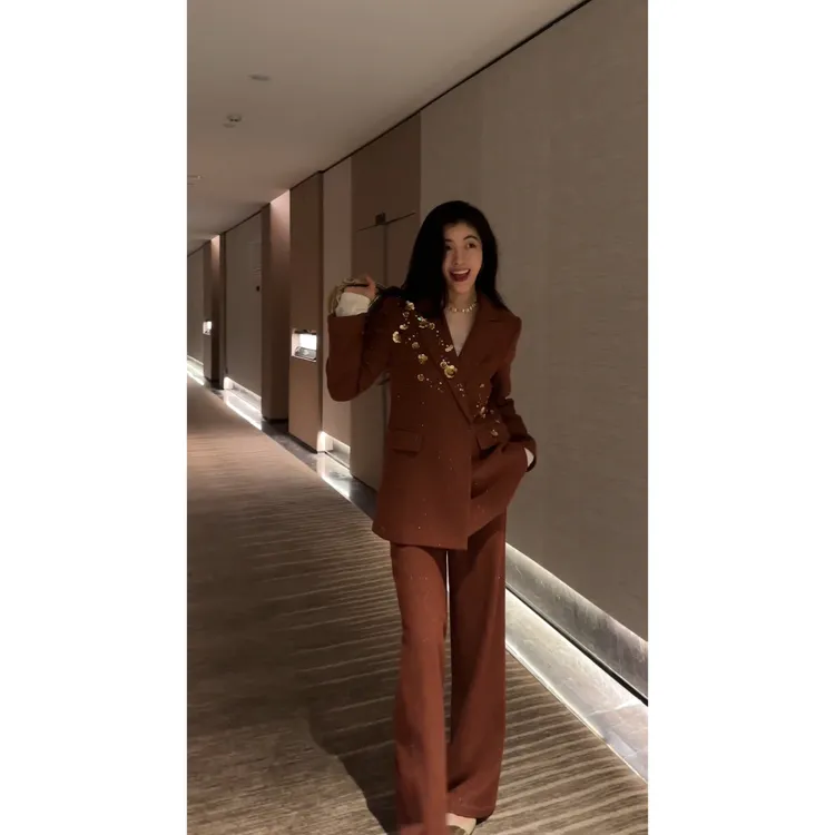 N.COU妮蔻25冬新款时髦气质立体钉珠绵羊毛毛呢外套套装DY92012