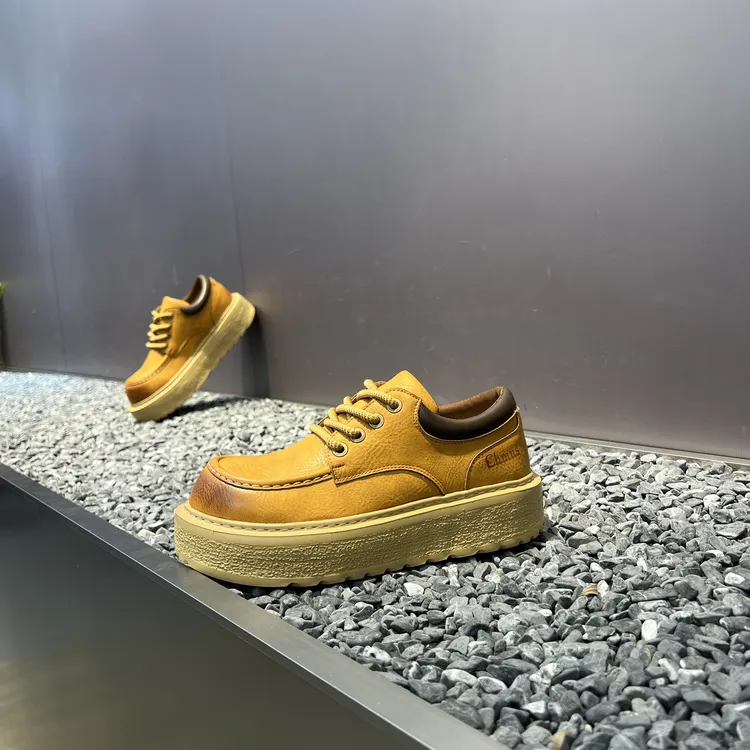 2025广州秋冬新款真皮轻奢软底软面厚底超轻舒适青春百搭高帮男鞋