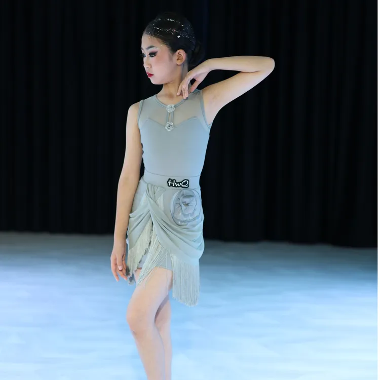 新款少儿拉丁舞练功专业拉丁舞服装表演服流苏裙拉丁舞鞋6-12岁