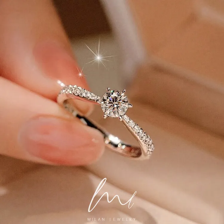 秘蓝 925银莫桑石戒指 经典六爪钻戒/时尚轻奢结婚求婚送老婆礼物