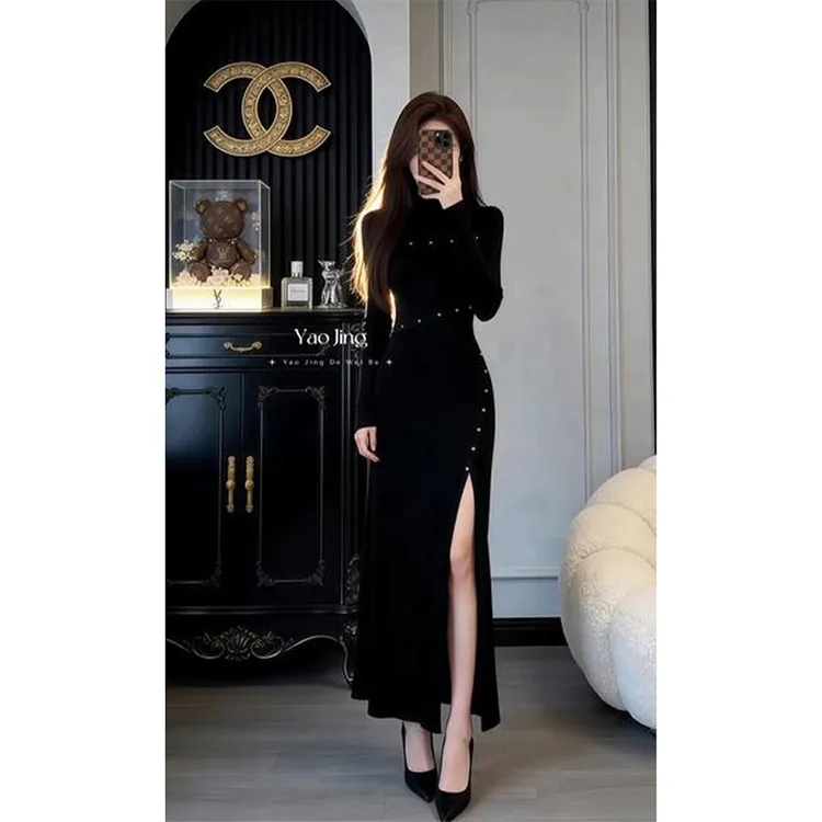 【同款性价比】韩系设计感黑色针织连衣裙女秋冬修身显瘦包臀长裙子