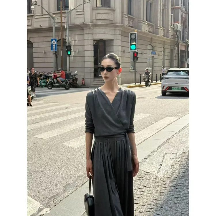 FIINAL《灰眠》 V领绑带层次上衣+垂感阔腿裤套装