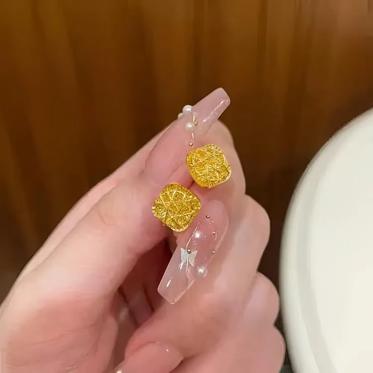 铜合金耳饰 方糖耳钉女精致小巧高级感气质百搭耳饰金色耳环女