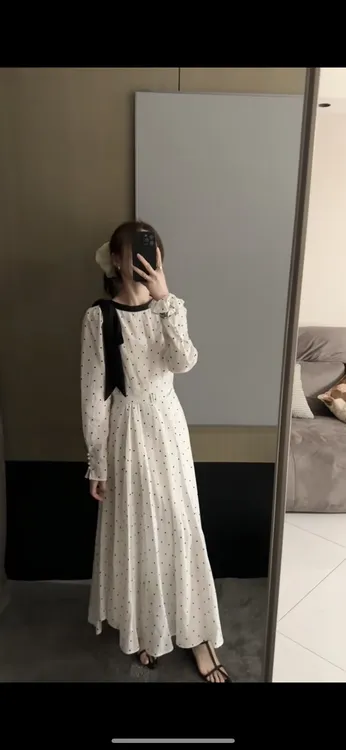 2025春夏新韩国东大门气质温柔风圆领长袖收腰显瘦波点仙女连衣裙