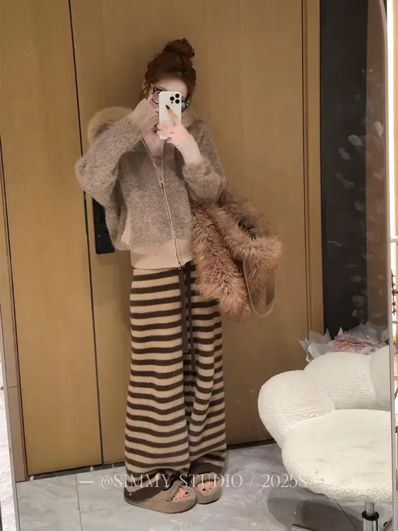 时尚水貂绒百搭条纹直筒裤女秋冬季新款加厚保暖宽松百搭休闲裤子