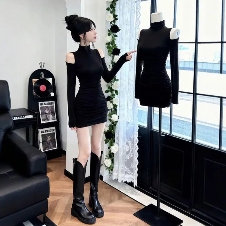 纯欲辣妹露肩半高领长袖连衣裙秋冬褶皱收腰显瘦加绒打底包臀内搭