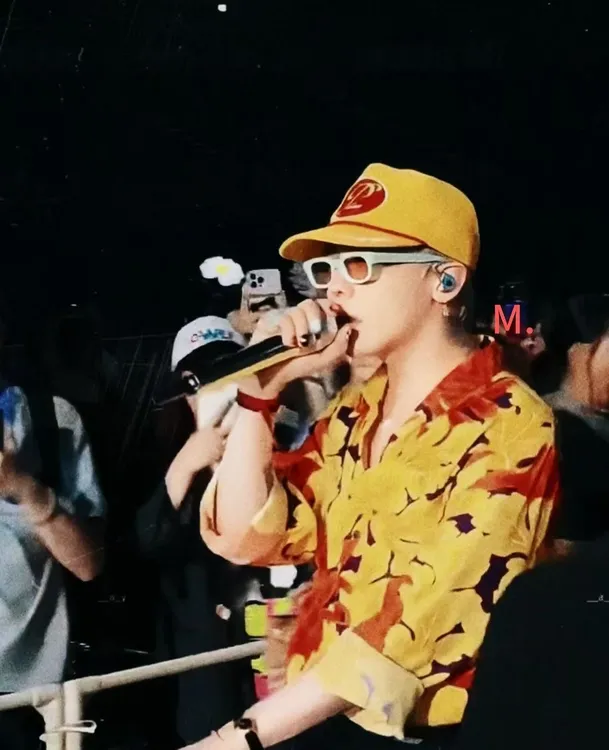 权志龙GD同款黄色灯芯绒雏菊刺绣鸭舌帽