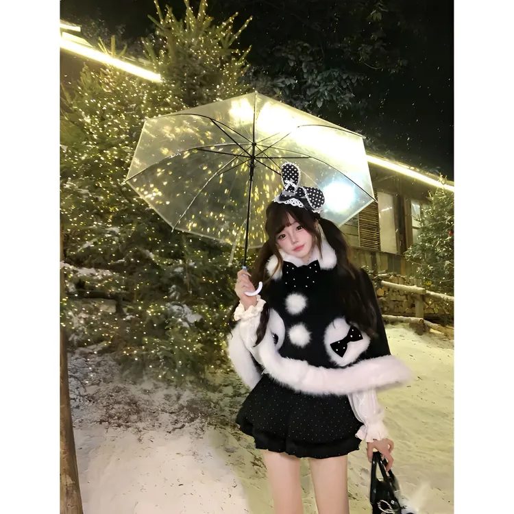 【叛逆小姐】 冬季纯欲可爱风黑色毛球斗篷波点短裙蝴蝶结内搭套装