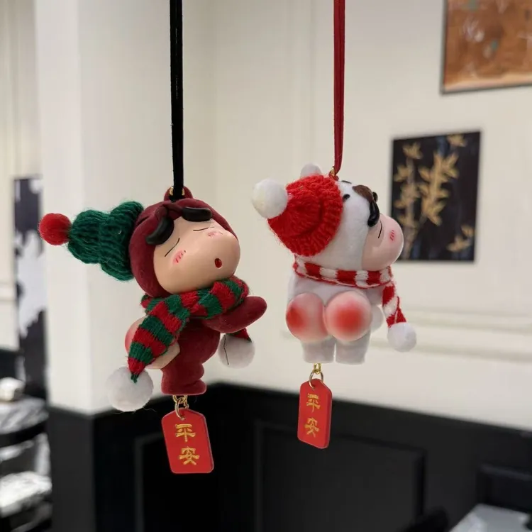 圣诞蜡笔小新屁屁熊小新挂件车挂汽车装饰圣诞节礼物小新送朋友