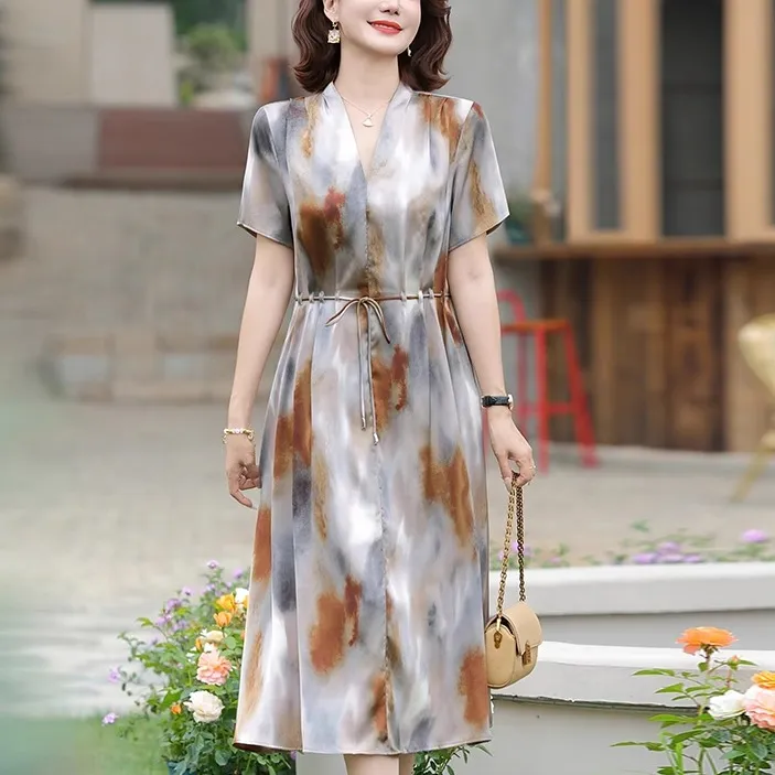 皮尔卡丹中年妈妈夏季短袖连衣裙中老年女洋气复古阔太太时髦服装