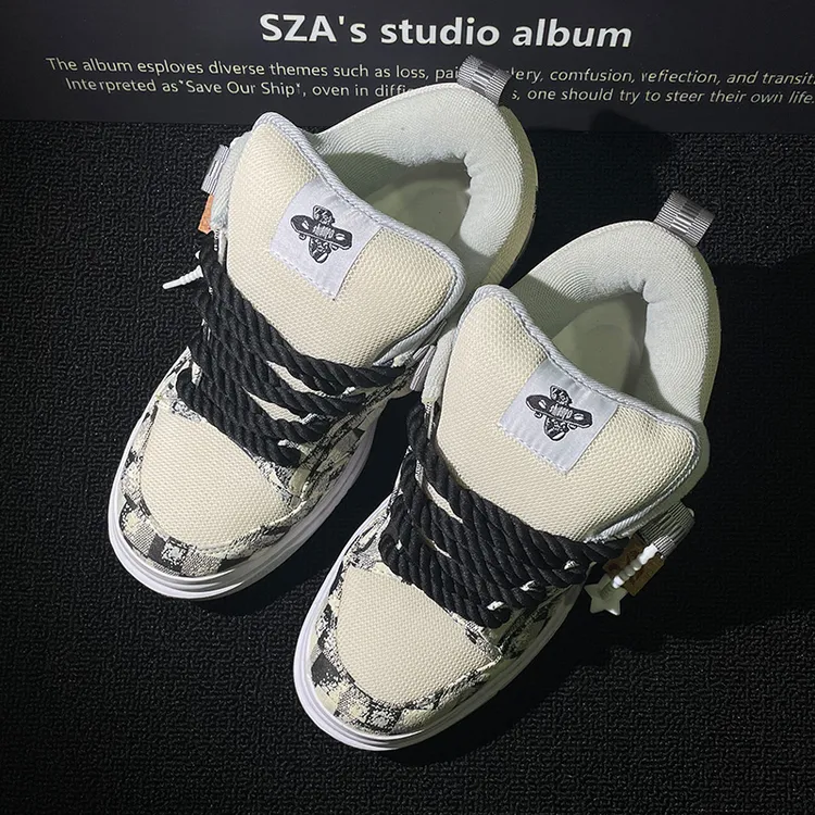 秋季新款百搭格子面包鞋经典米白色加厚鞋舌轻奢板鞋男鞋大码情侣