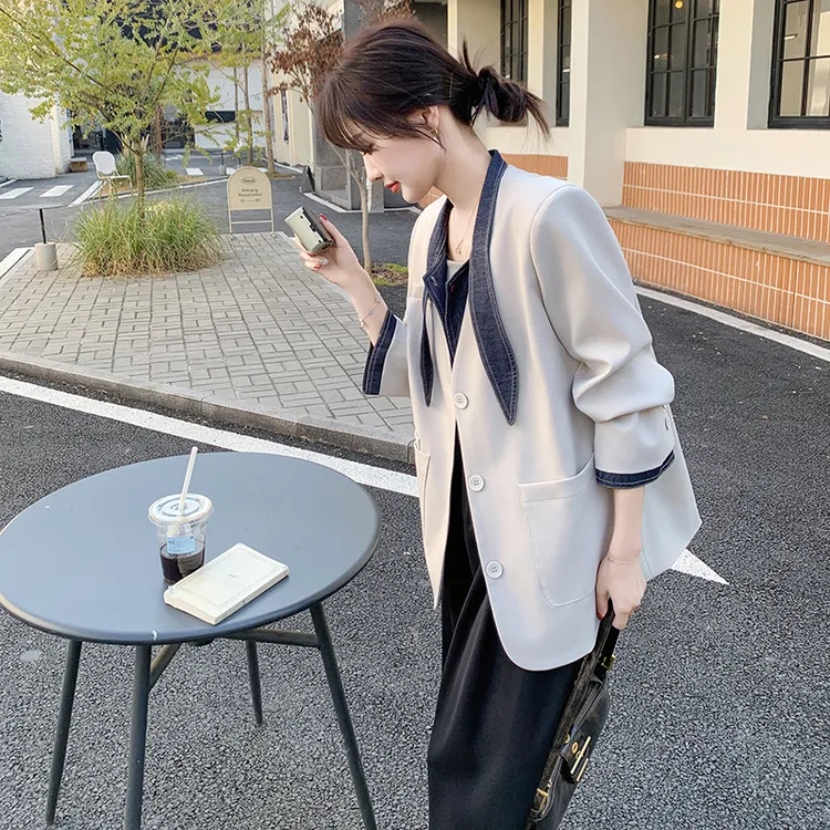 白色牛仔拼接西装外套女2025春新款高级设计感小个子气质超火西服