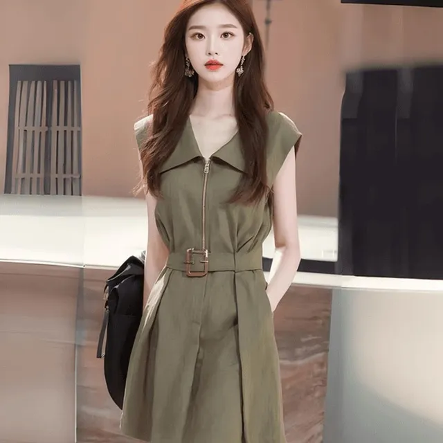 显瘦时尚气质款卡其色翻领短袖收腰连衣裙超好看大方得体的裙子女