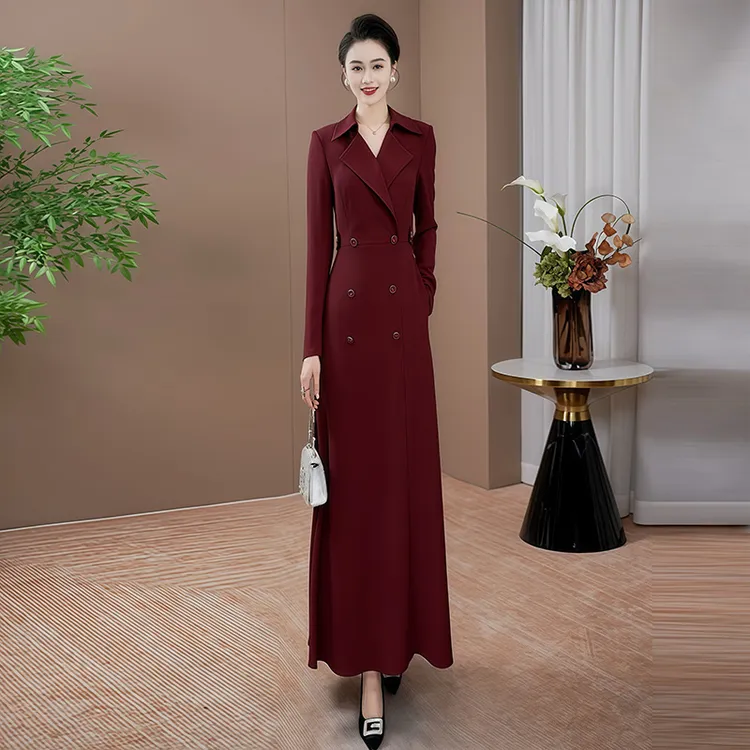 酒红色时尚气质婚宴礼服裙2025秋季新款显瘦收腰长款风衣裙0187