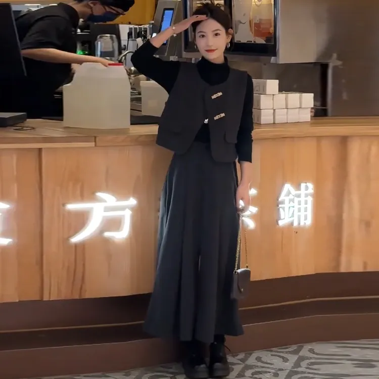 流行复古套装女2025秋季新款洋气显瘦短款马甲打底衫阔腿裤三件套
