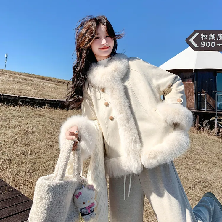 米白色真狐狸毛羽绒内胆皮毛一体女2025年冬季新款高级感气质外套