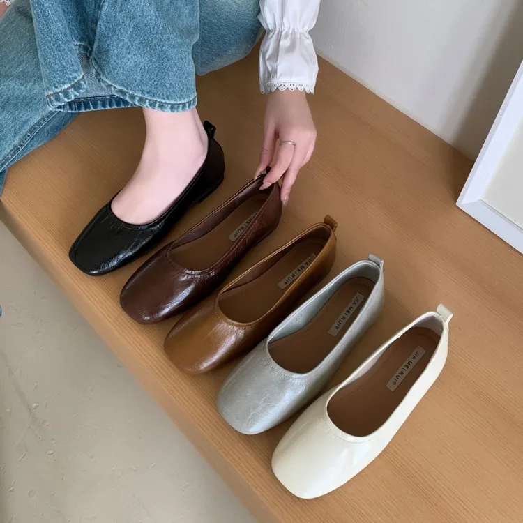 新款尖头鞋轻奢风复古小百搭女夏软底软皮平底气质舒适浅口奶奶