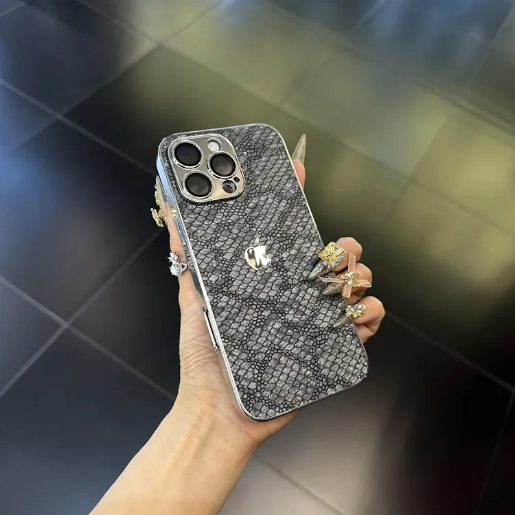 轻奢高级感蛇皮纹适用苹果16电镀边iphone15/14pro手机壳/13/12新
