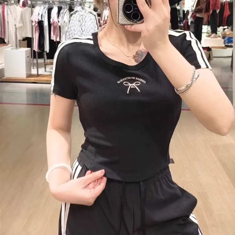 阿迪达斯短袖女装夏季新款蝴蝶结图案短款运动修身圆领T恤 JY7649