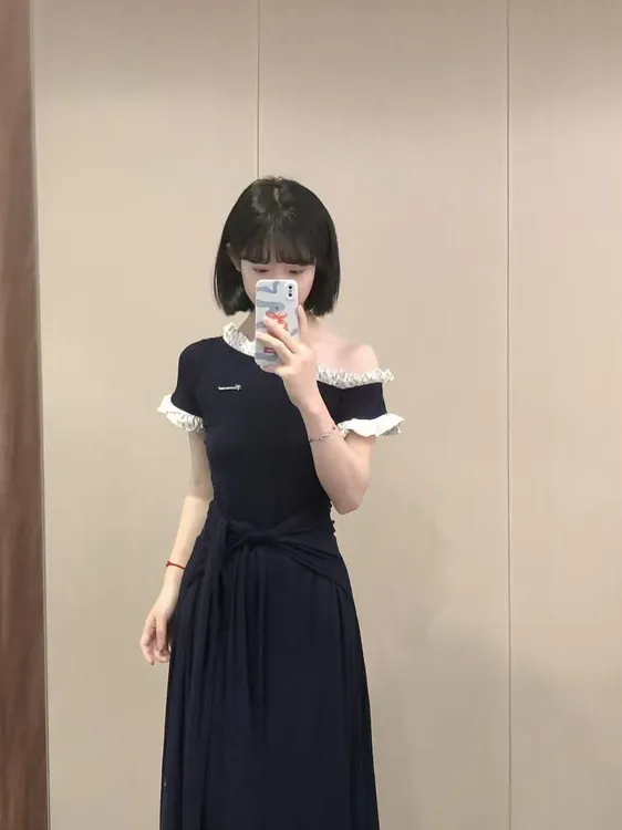 2025夏季新款韩系甜美斜肩解构智性拼接针织绑带假两件休闲连衣裙