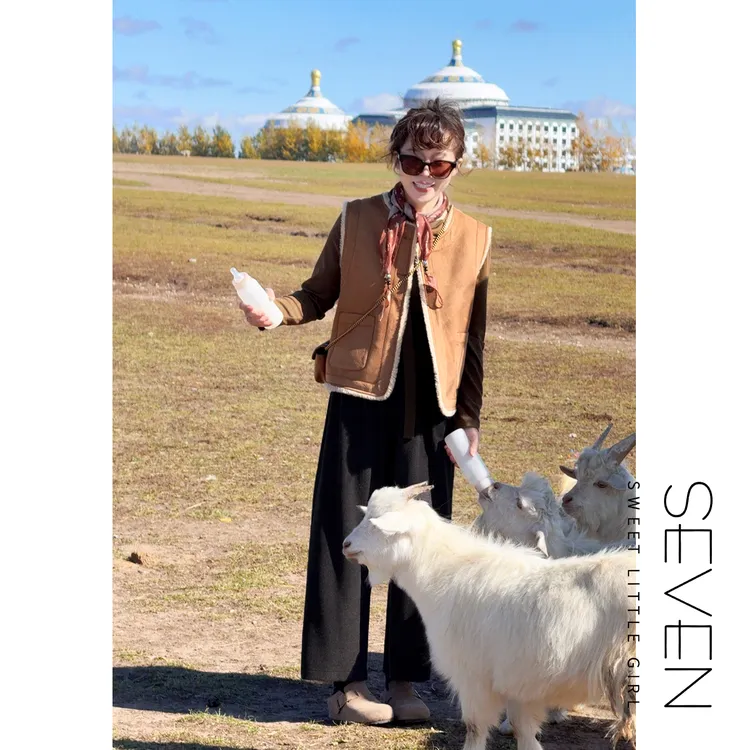 草原旅人⑦七七146小个子咖色麂皮绒毛毛拼接马甲女秋冬新款小美说