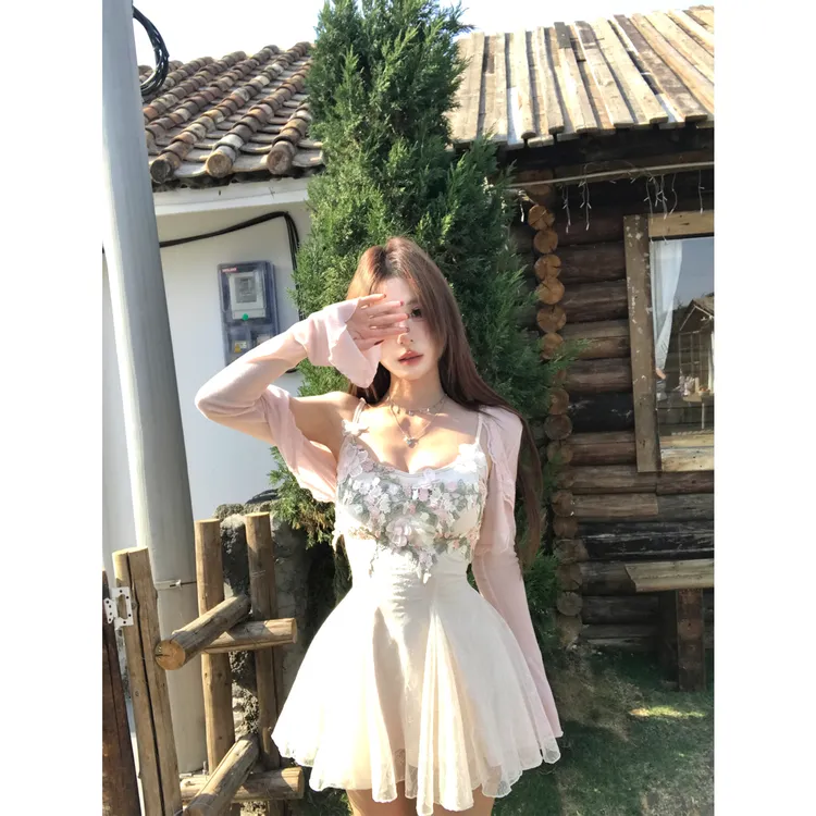 Mejiu蜜九【莫奈花园】白色立体刺绣花花收腰连衣裙春季纯欲风裙子