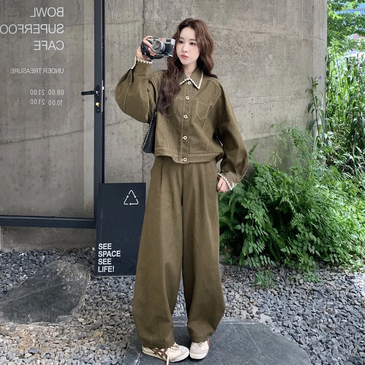 慵懒风松弛感套装2025早秋新款爆款设计感刺绣外套休闲裤两件套