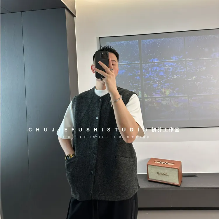 CHUJIE25秋冬韩版斜门襟设计口袋针织开衫马甲不可机洗