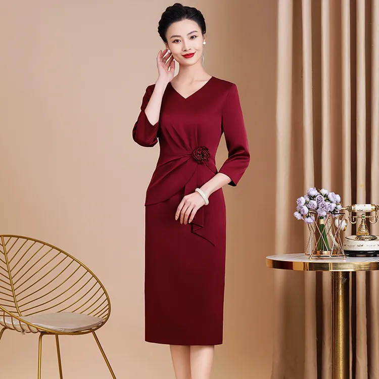新款喜婆婆婚宴礼服年轻时尚酒红色显瘦复古高档宴会连衣裙中长款