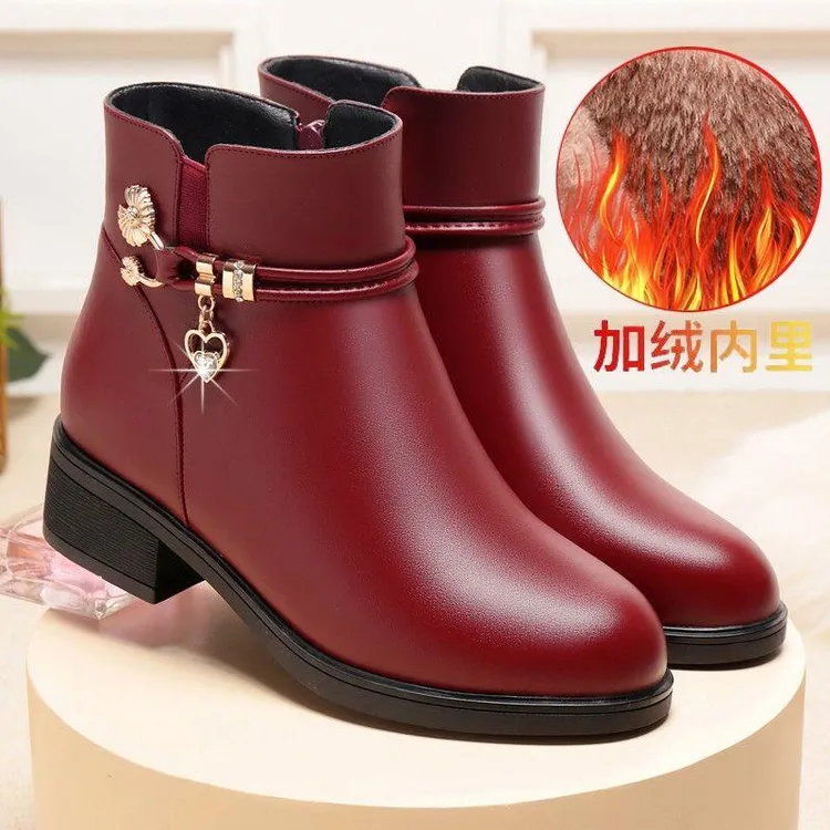 蜻蜓牌真软皮女士棉靴秋冬季加绒保暖短靴粗跟平底防滑中老年皮鞋