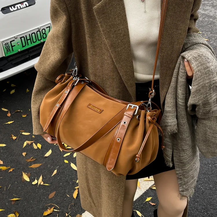 时尚耐磨手机位磨砂单肩包简约女款随身包ins韩版小众轻奢百搭